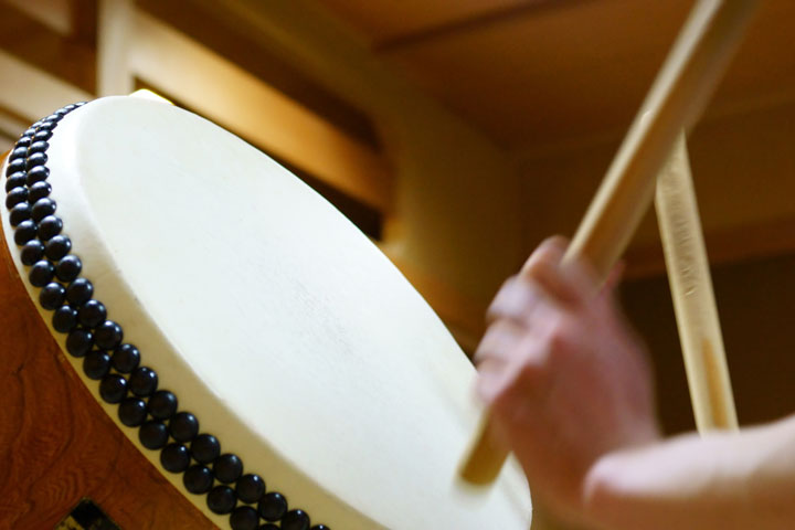 寄席と言えば太鼓！音色の違いも楽しんでくださいな